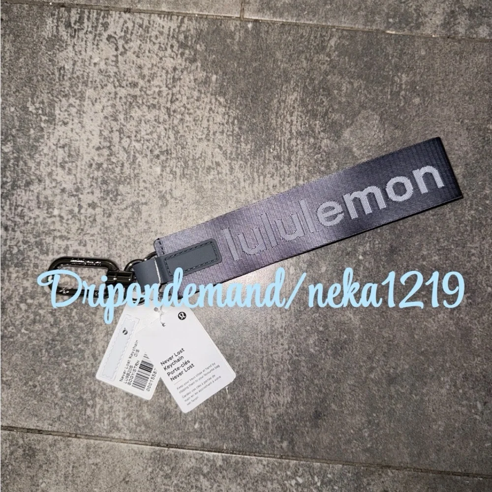 Lululemon Never Lost Keychain- Solar Grey/Starch Blue